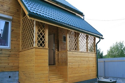 Небольшая пристройка к дому